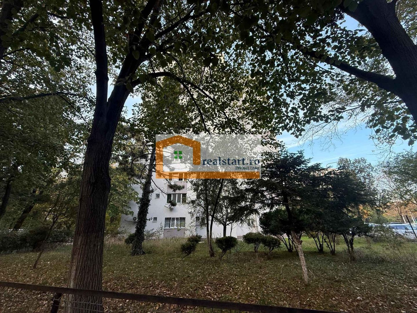 Bloc anvelopat, Romancierilor, toate instalatiile noi, 2 lifturi - Poză 18