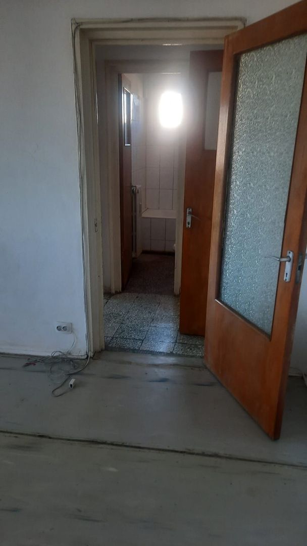 Apartament de vanzare  2 camere Drumul Taberei - Poză 1
