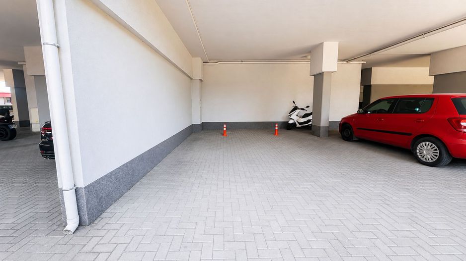 De închiriat 2 loc parcare,acoperită, la Ared R20 OMV Kaufland, Arad - Poză 2