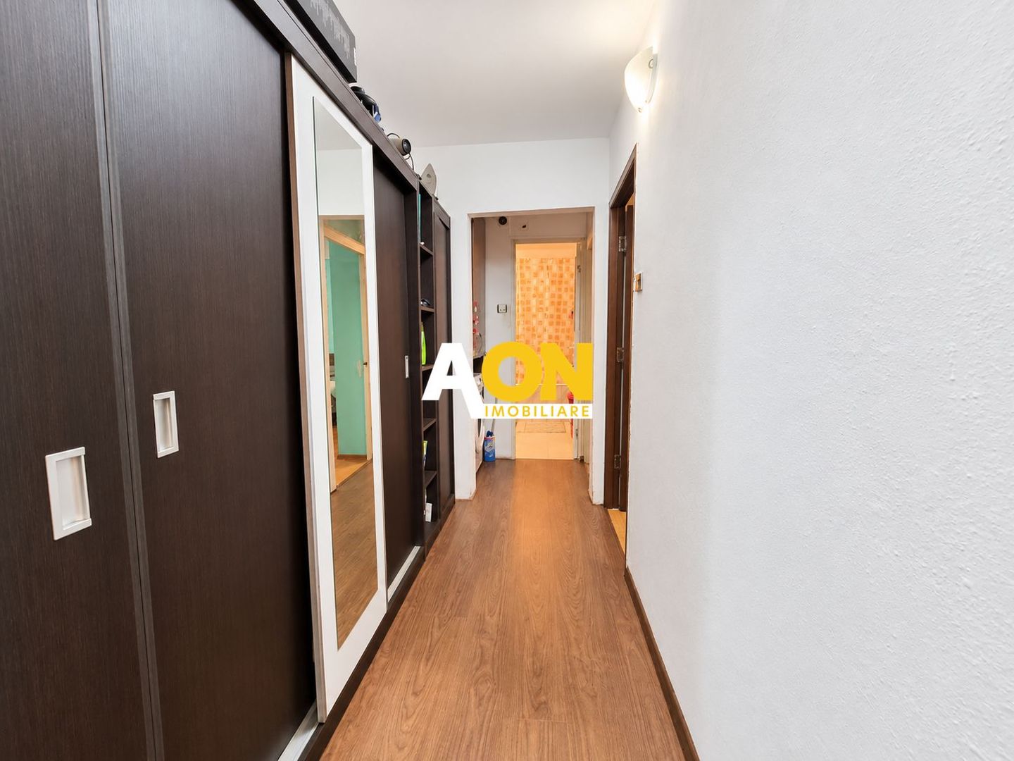 Apartament 3 camere, 2 bai, decomandat, Cetate, zona Liceului Sportiv - Poză 10