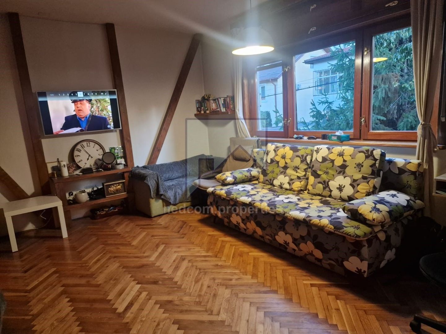 Vanzare apartament 3 camere (E1+M) in Vila (S+P+E1+M) - Teiul Doamnei - Poză 2
