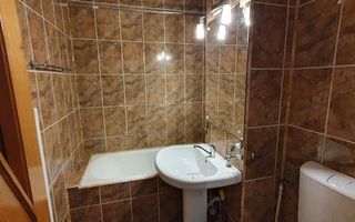 Apartament 3 camere, etaj 1, mobilat, utilat, zona Liceului Militar - Poză 9