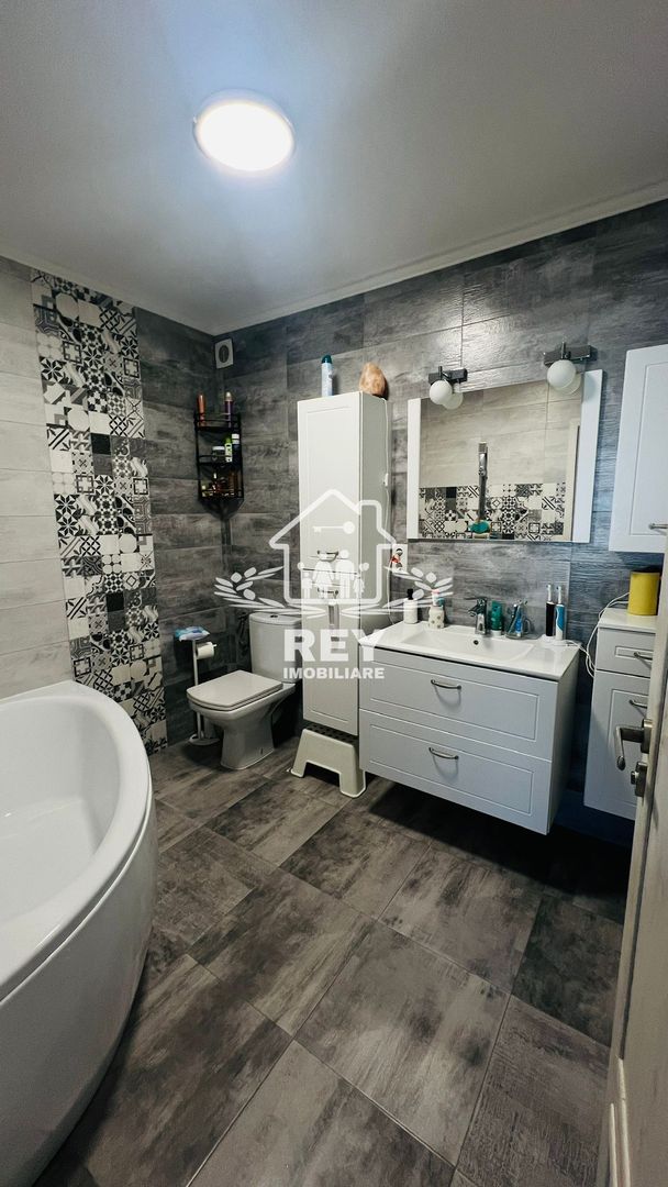 Triplex de vânzare în Șelimbăr 5 camere zona Triajului 3dorm-3băi-3P - Poză 19