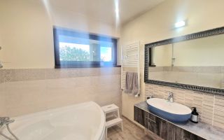 GAZDĂ LA VILA | Camera îngrijită și locație liniștită | CHELTUIELI FIXE - Poză 5