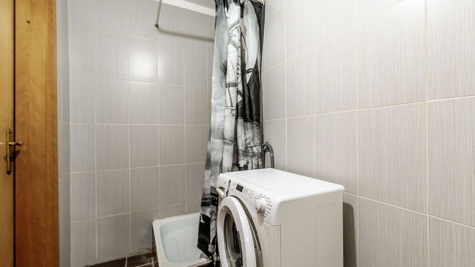 VÂNDUT! Garsonieră confort 1, parter înalt. Str Avrig. - Poză 5