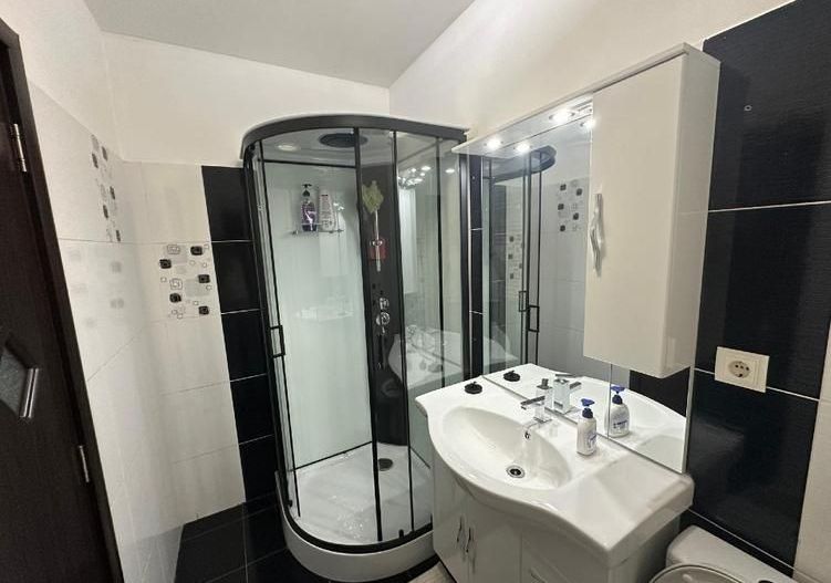 De inchiriat apartament cu 3 camere  145mp , Eroii Revolutiei sector4 - Poză 12