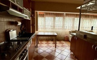 Apartament 3 camere, decomandat, ultracentral - Poză 4