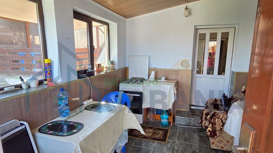 Casă de vânzare în Deleni, Iași – 3 camere, teren 2000 mp - Poză 4