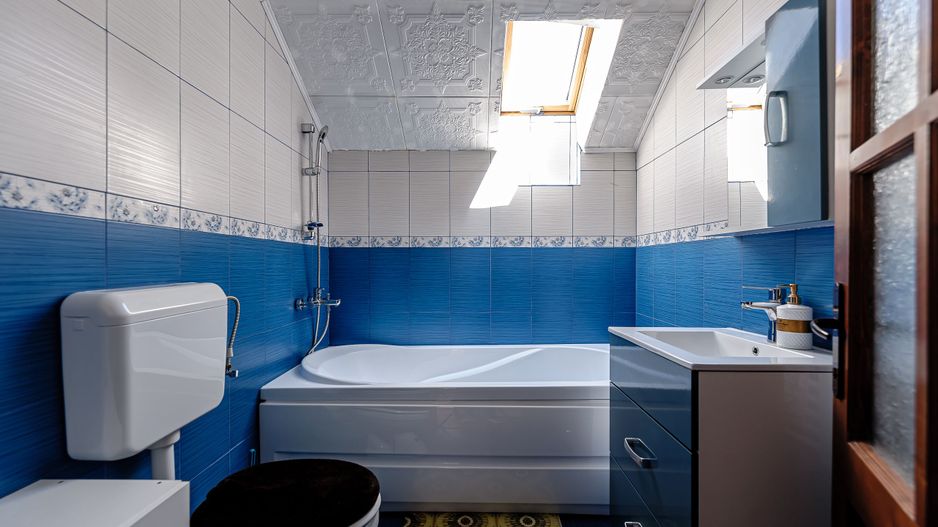 Vilă cu 4 dormitoare în Livada - Poză 9