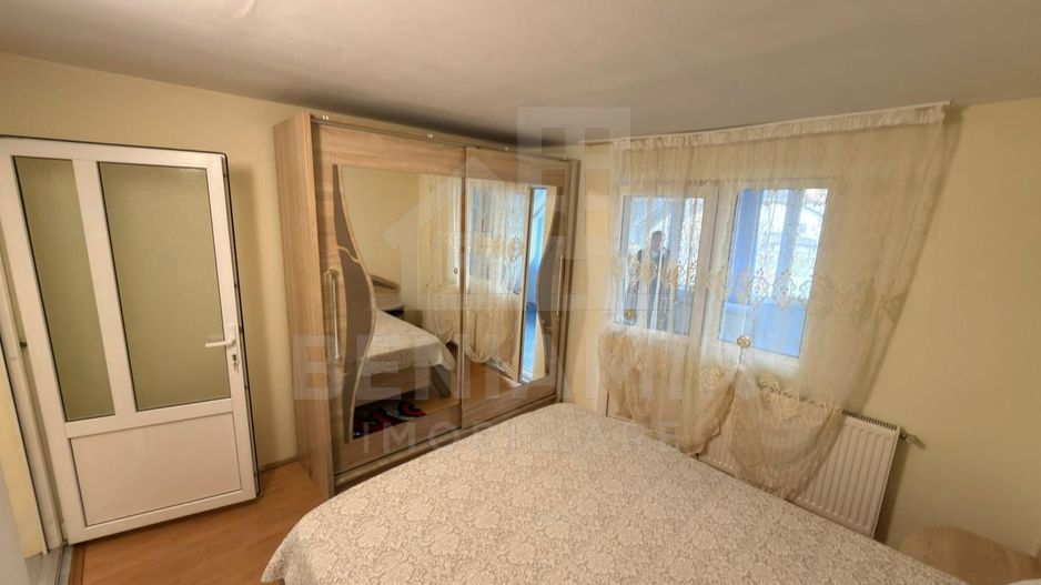 Vila-in-zona-Parcului-Nicolae-Romanescu-curte-mare-doua-constructii - Poză 5