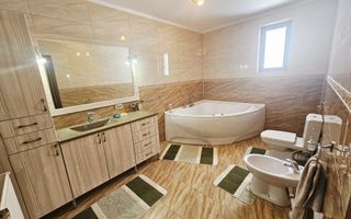 Vilă spațioasă Strejnicu S+P+1E+M, 8 camere, garaj, teren 595 mp - Poză 72