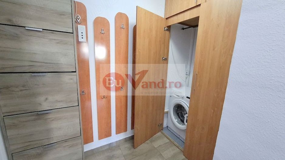 De inchiriat apartament cu 2 camere,  zona Spitalul judetean, et. 2, 450 E - Poză 2