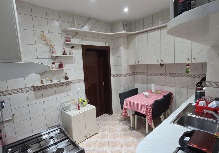De vanzare Apartament 4 camere Vasile Lascar, Central, Creditabil - Poză 6
