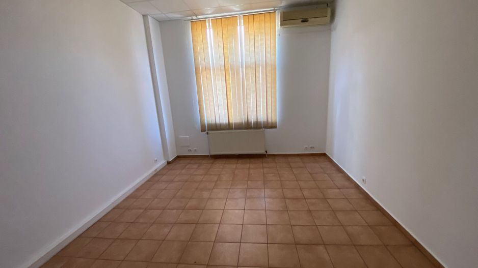 Cladire de birouri zona Olimpia Stadion  suprafață 1.100 mp - Poză 18