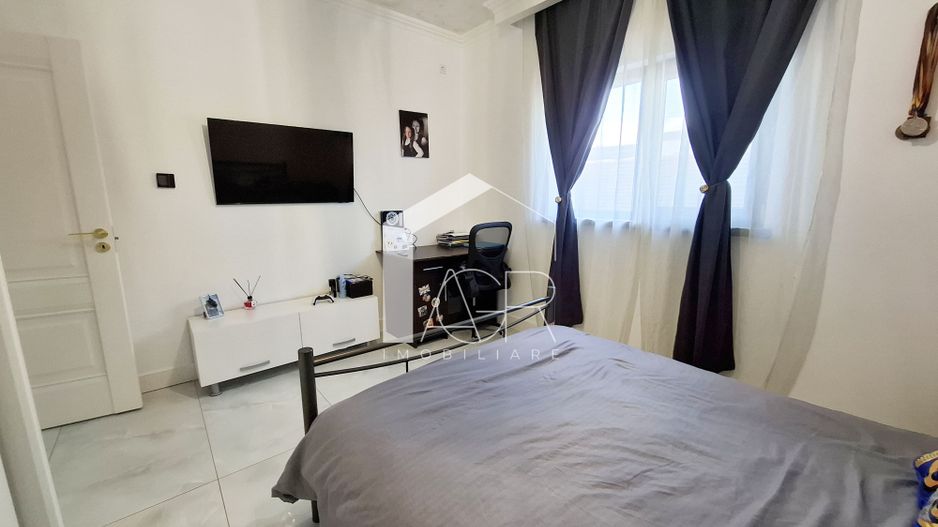 Casa cu 4 camere, parter, Targsoru Nou - Poză 18