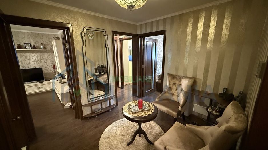 Apartament 3 camere în Iasi, zona centrală Palas - Poză 2