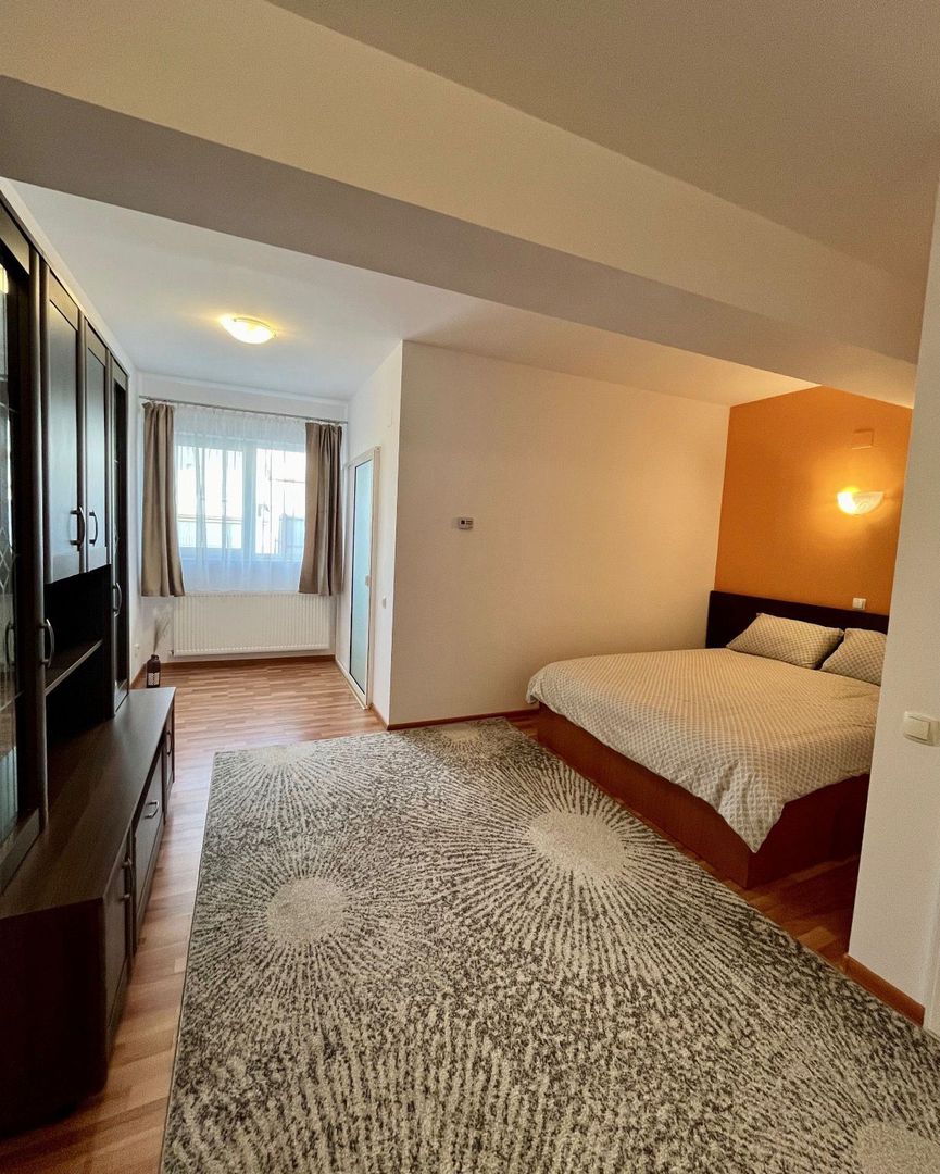 GARS. 1 DECEMBRIE 1918, BUCATARIE INCHISA, CENTRALA, METROU 10 MINUTE - Poză 1