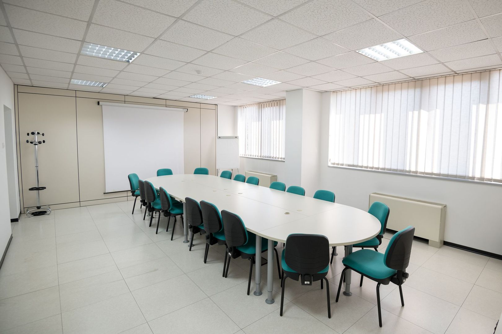 Cladire comerciala birouri Lugoj - Poză 2