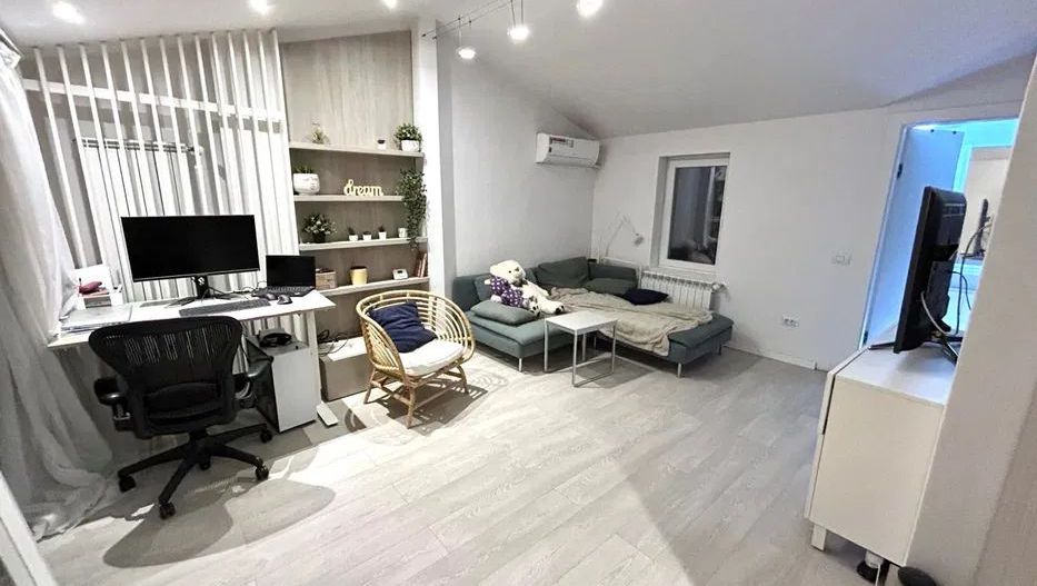 APARTAMENT LA MANSARDA ZONA CAPITALE - Poză 1