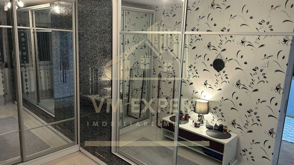 APARTAMENT 3 CAMERE ETAJ 3 VISOI - Poză 4