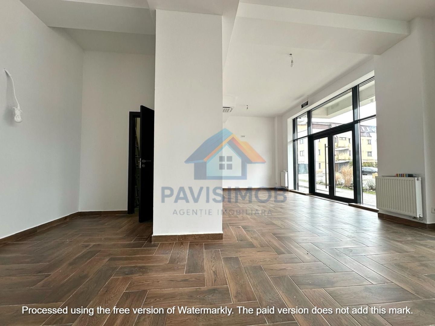 Spațiu comercial cu vitrină stradală – zonă Coresi - Poză 5