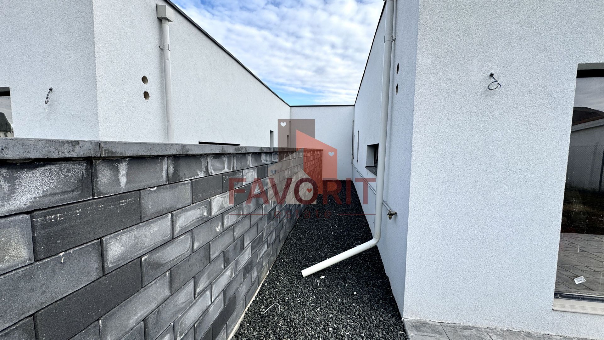 Duplex Individual pe Parter | 4 camere | La Asfalt | Toate utilitatile - Poză 3