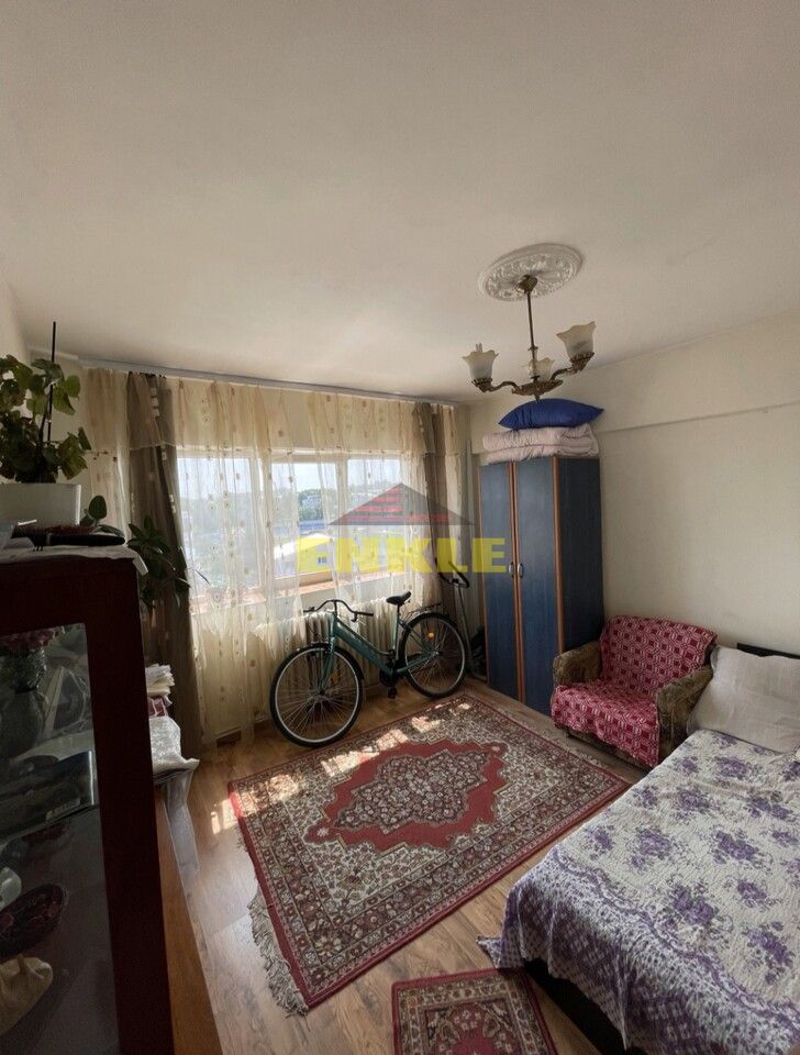 De vânzare apartament cu 4 camere decomandat, zona Stadion - Poză 3