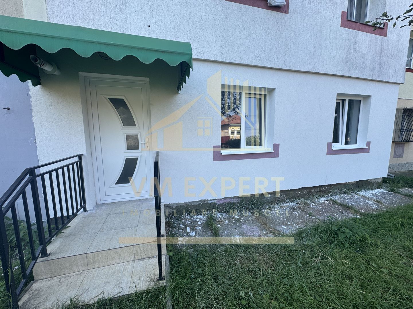 SPAȚU COMERCIAL 34 MP CAMPULUNG VIZAVI DE CENTRU MEDICAL CLUBUL SANATĂȚII - Poză 23