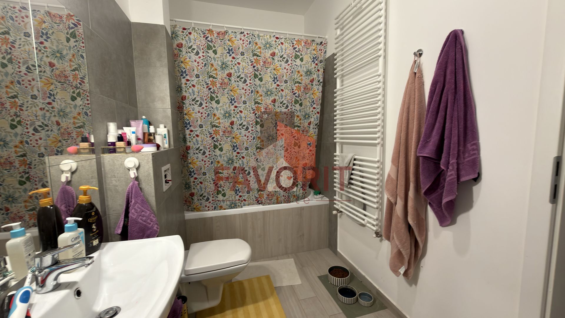 Decomandat. Cu gradina proprie. Mobilat si utilat - Poză 13