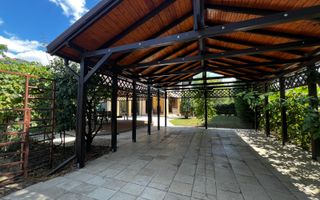 Vilă cu 8 camere, amplasament ultracentral-Dumbrăvița - Poză 1