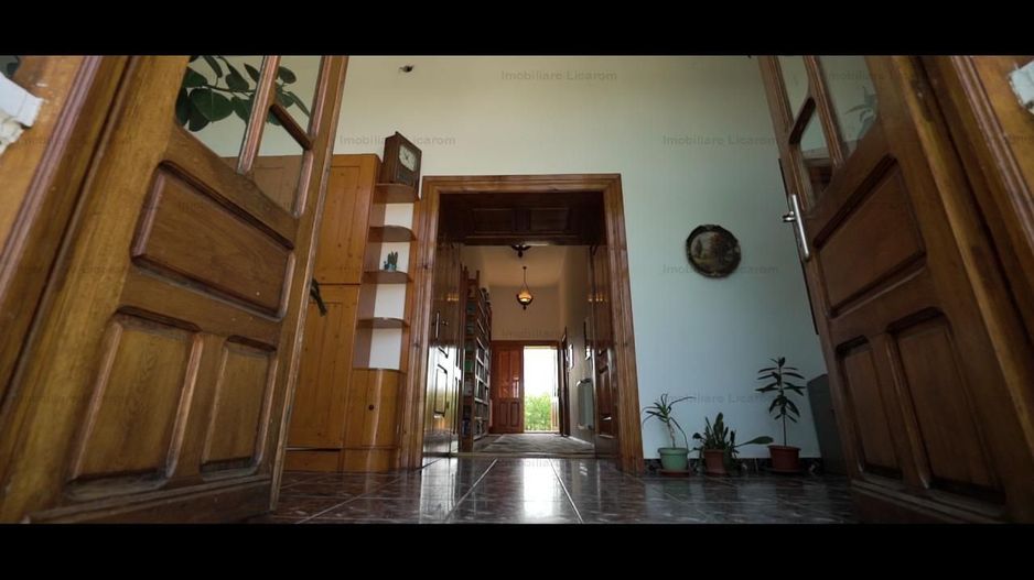 Oferta Conac boieresc P+M,teren 20400 mp - Poză 1