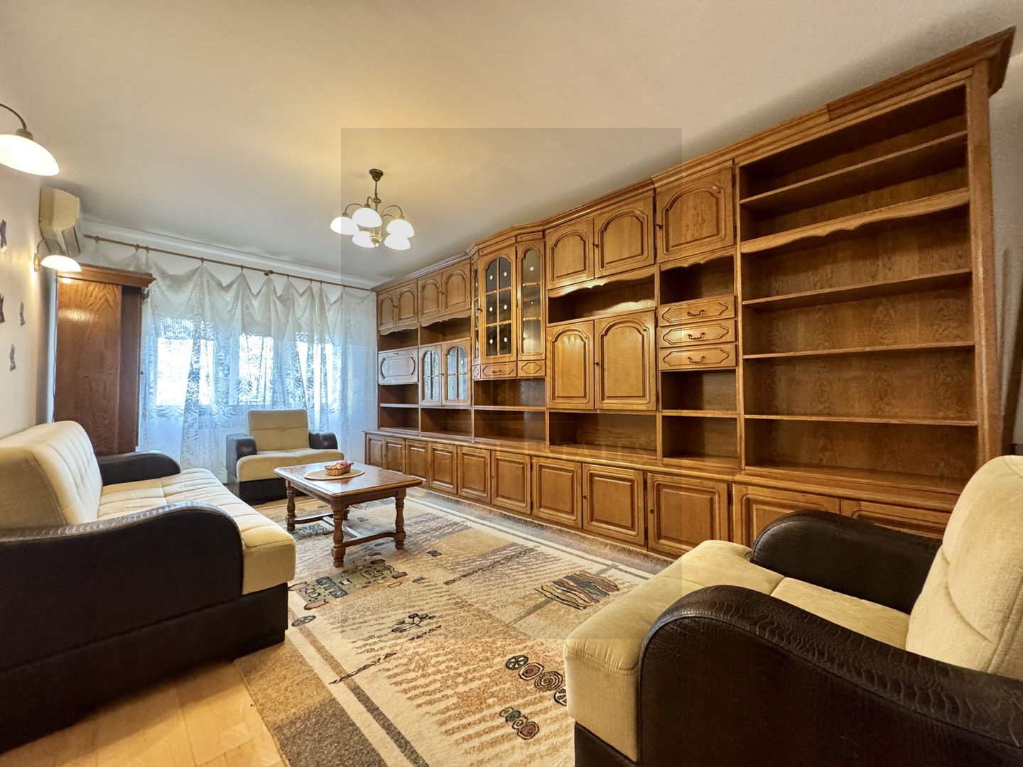 Spre Vânzare apartament cu 3 camere, în Centru, Păcurari - Poză 2