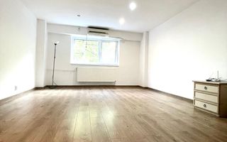 Renovat, bucatarie mobilata, CENTRALA PROPRIE, parcare & acces metrou - Poză 1