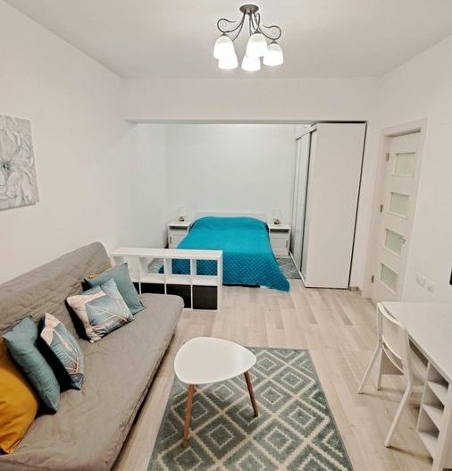 Studio de vanzare - Poză 3