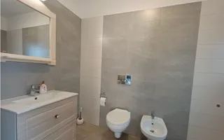 Cladire moderna, superfinisata 500 mp, teren 600 mp, 8 parcari - Poză 13