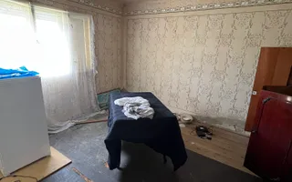 Casă de vânzare în Călanul Mic –  2 clădiri, curte, grădină, garaj - Poză 12