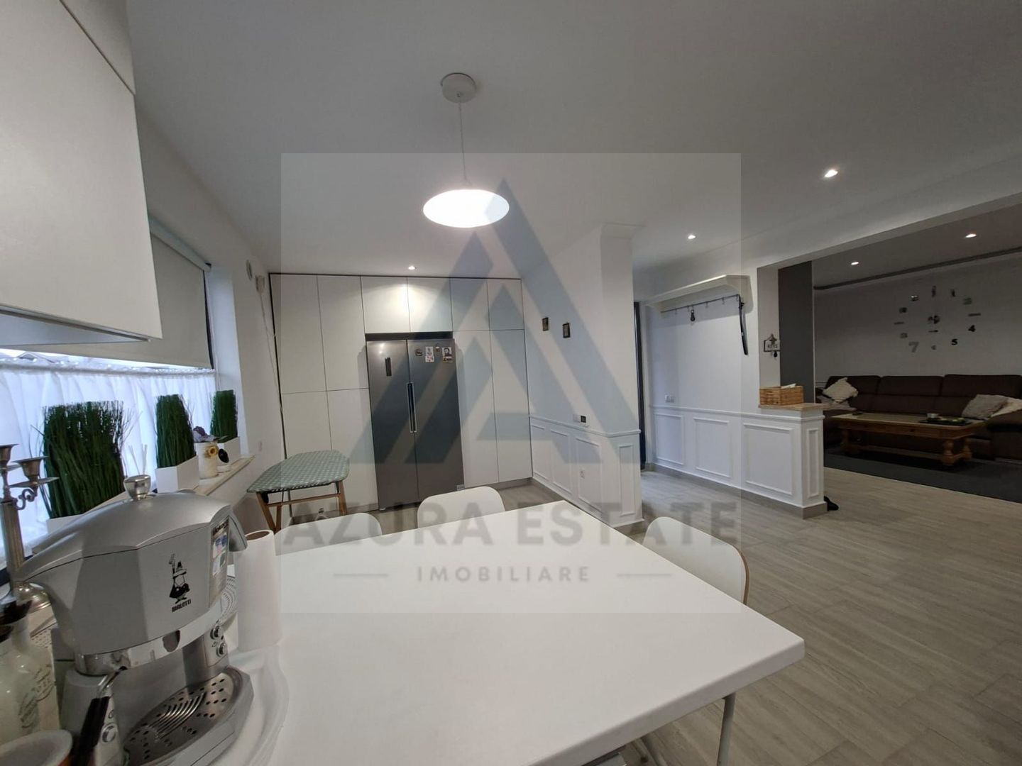 Casa individuala echipata premium cu 4 camere si 2 bai in Cristian - Poză 6