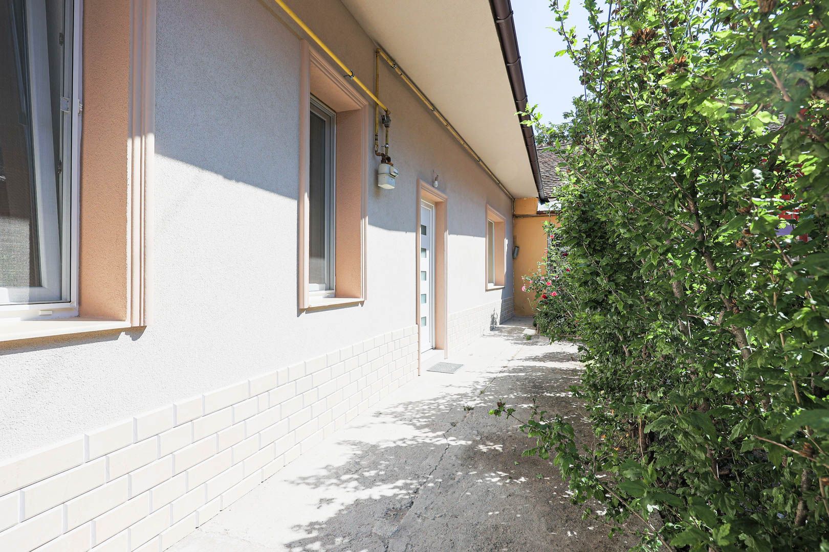 REPOZITIONARE PRET! Apartament renovat complet – str. Mărășești - Poză 1