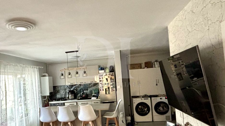 Apartament trei camere / Parcare / Zona Florilor - Poză 9