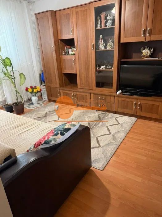 )Apartamnet cu 2 camere 5 minute de Metrou Lujerului( Centrala Proprie) - Poză 3