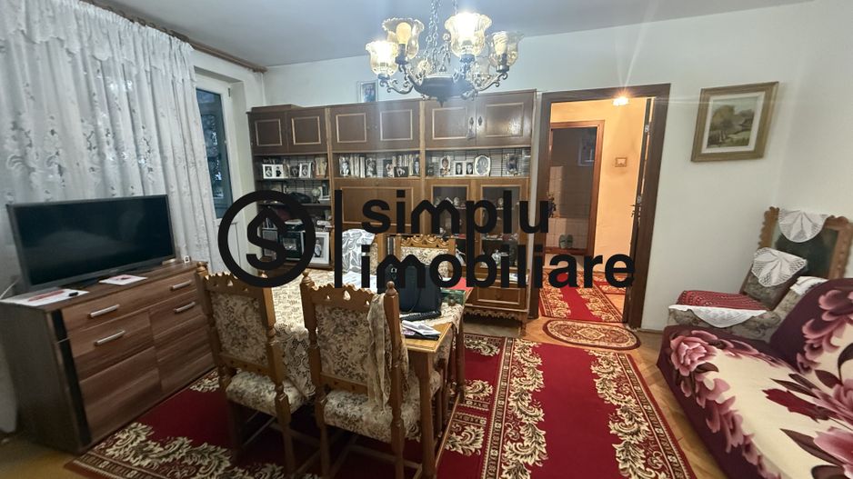 3 semidecomandate,  etaj 1, zona Supeco - 100 000 Euro - Poză 1