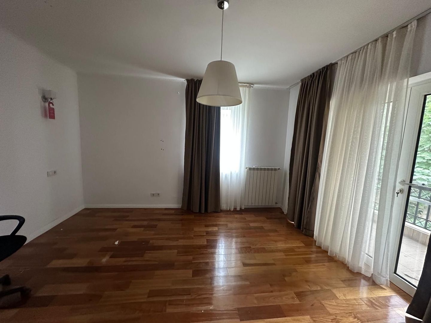 Vila 6 camere || Erou Iancu Nicolae || Garaj - Poză 12