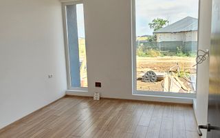 Casa 4 Camere | 200 M de Blv. | Curte amenajata - Poză 7