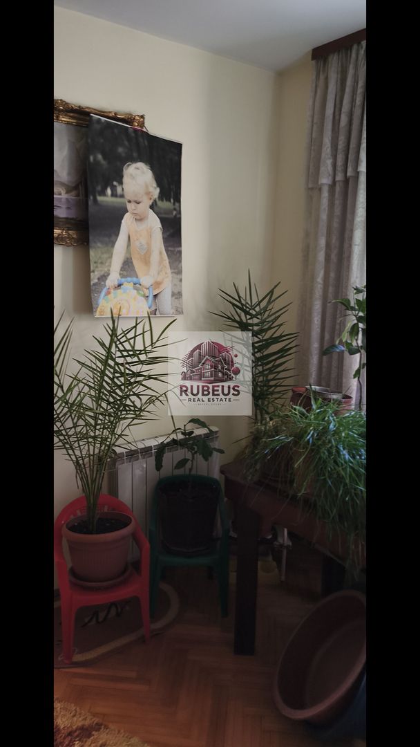 Casa cu personalitate in Calomfirescu – spatiu, liniste si teren gener - Poză 20