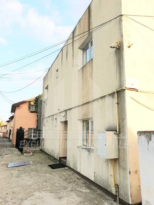Vila compusa din 7 apartamente, Centru - Poză 3
