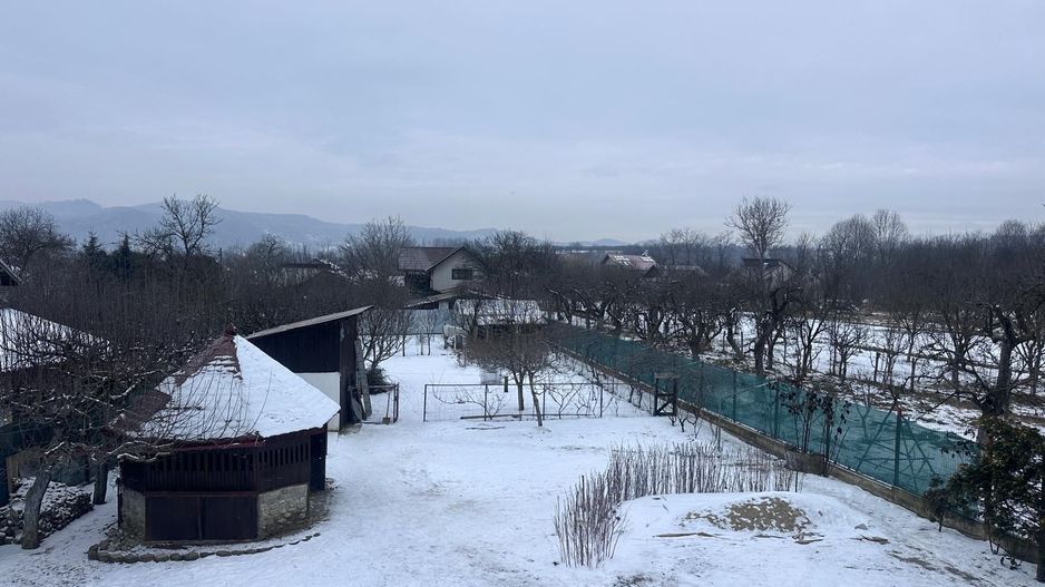 Casă de vânzare în Pucioasa! - Poză 23