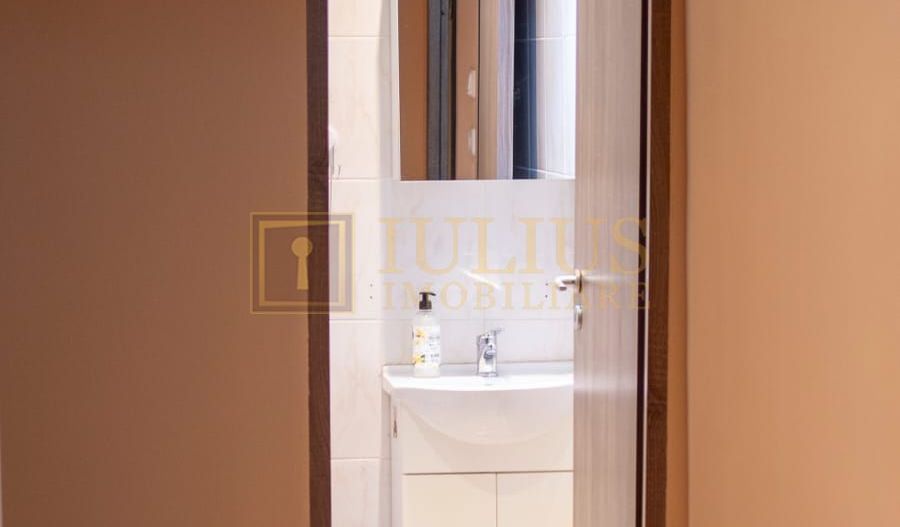 Apartament 4 camere+2 bai foarte aproapte de Spitalul Judetean - Poză 14