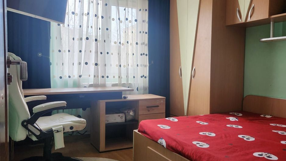 vand apartament 3 camere, etaj 2 , zona Alunis - Poză 8