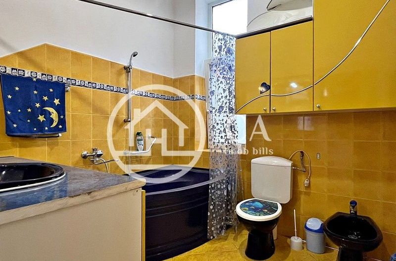 Apartament de vânzare cu 3 camere în zona Ultracentrală, Oradea - Poză 9