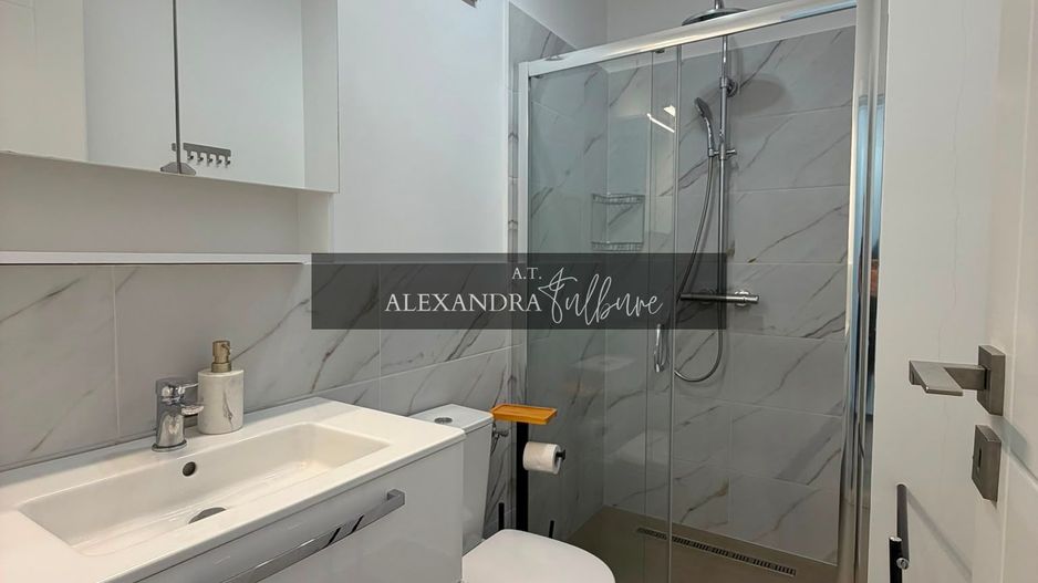 Apartament 2 camere, balcon, etaj intermediar, garaj, zona Eroilor - Poză 4